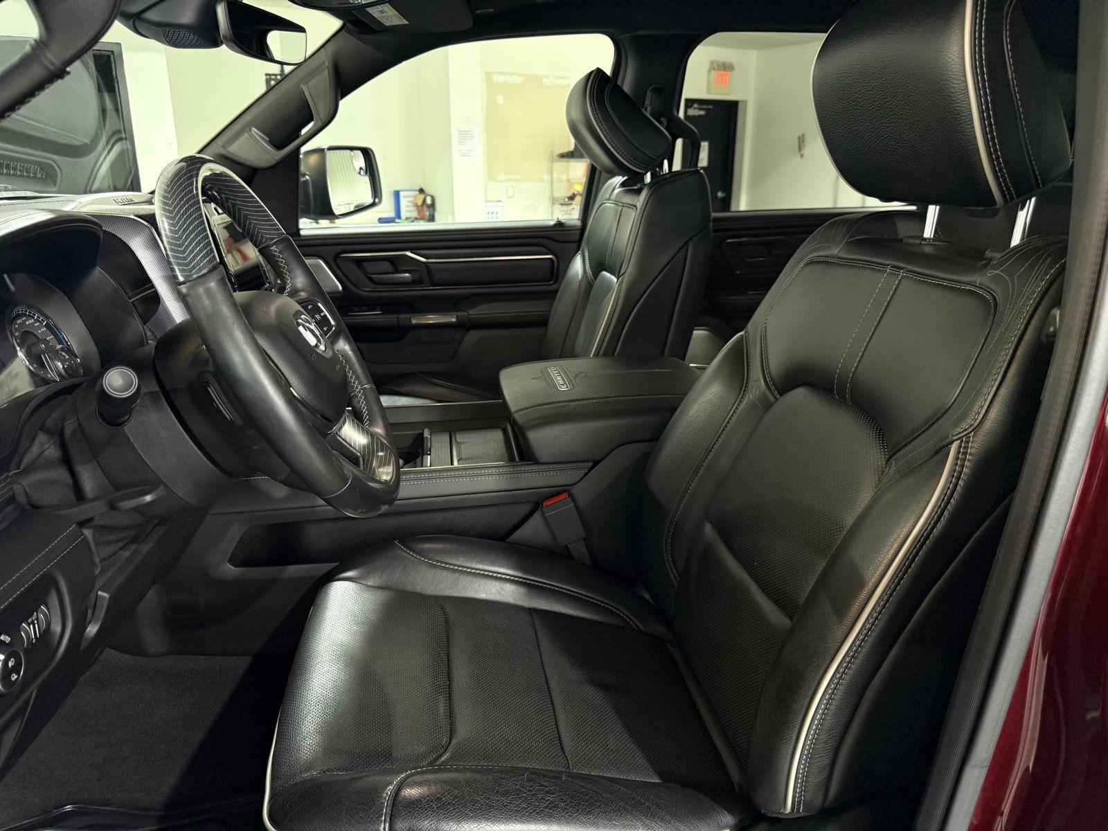 Vehicle photo 18