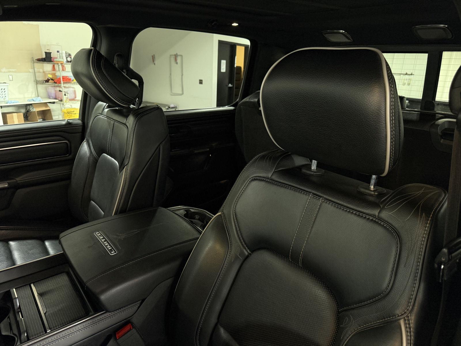 Vehicle photo 19