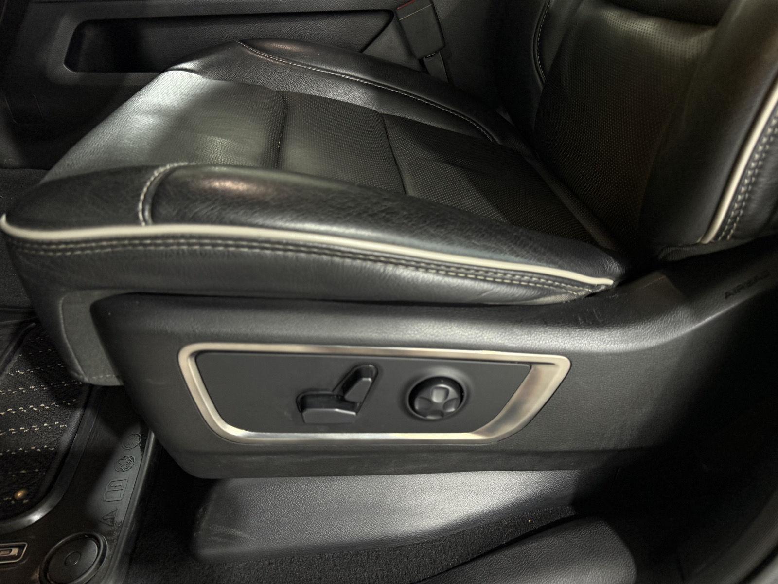 Vehicle photo 20