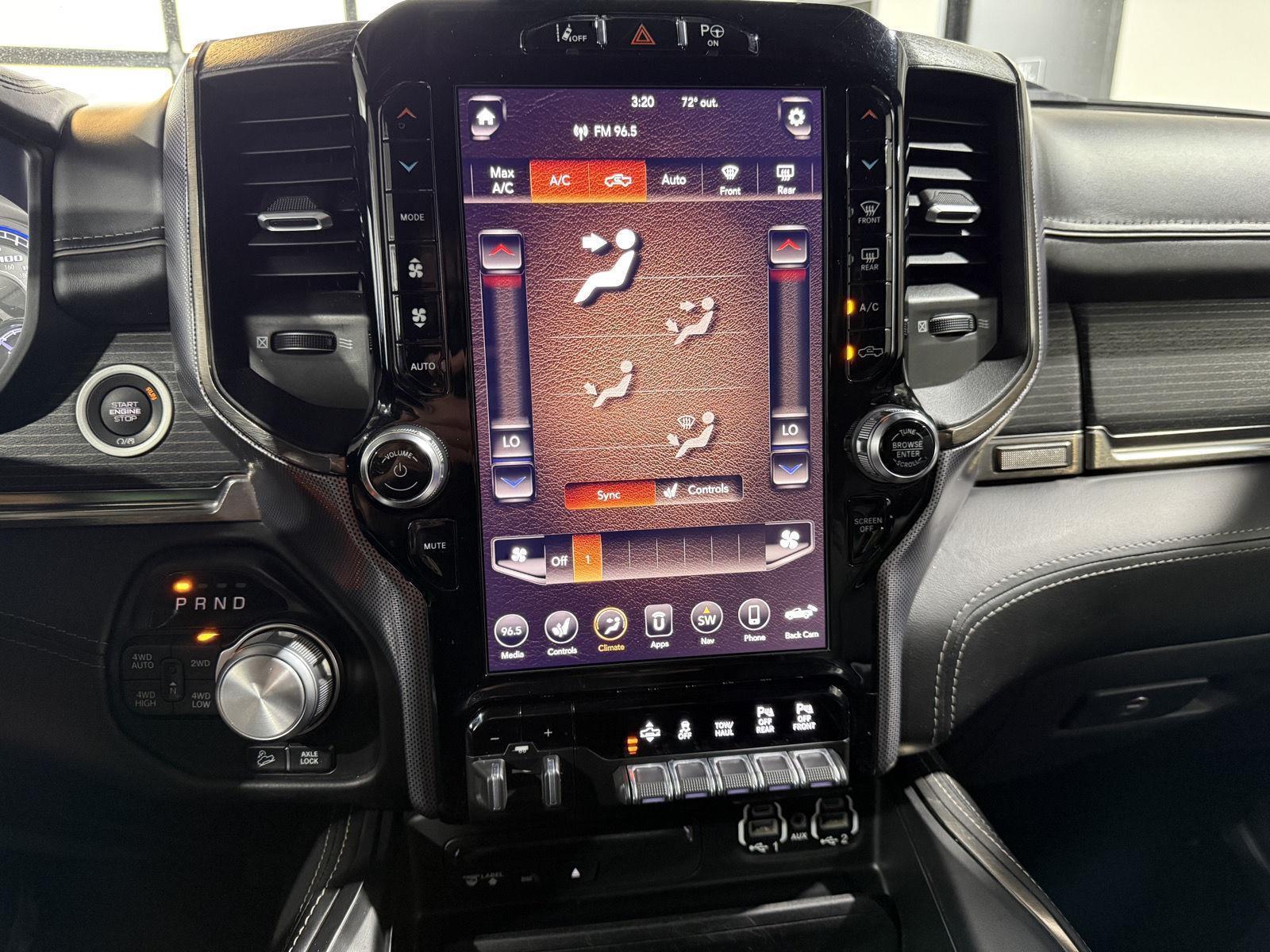 Vehicle photo 29
