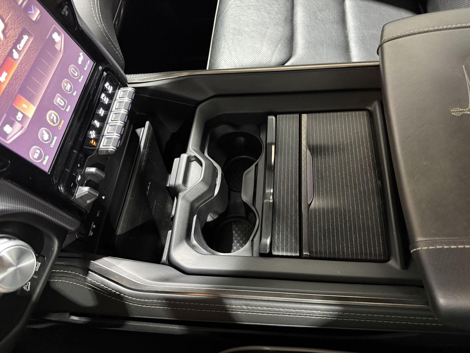 Vehicle photo 31