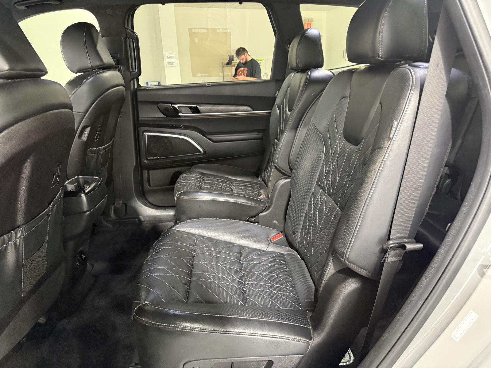 Vehicle photo 20