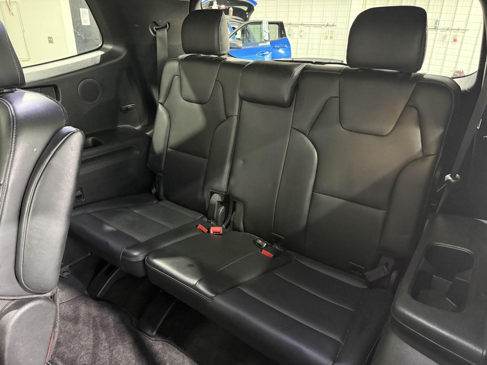 Vehicle photo 21