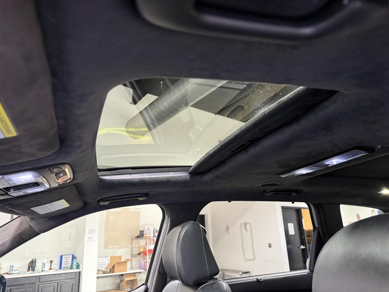 Vehicle photo 26