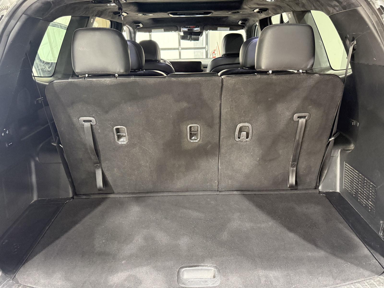 Vehicle photo 28