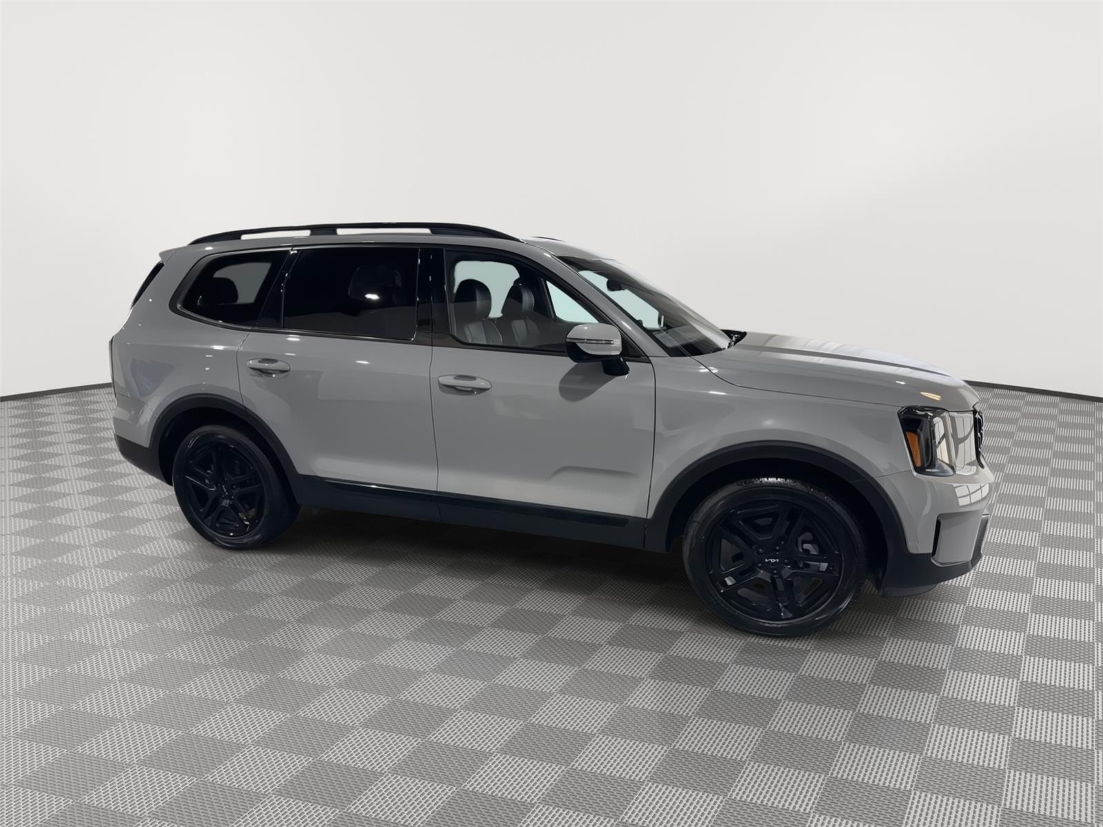 Vehicle photo 6