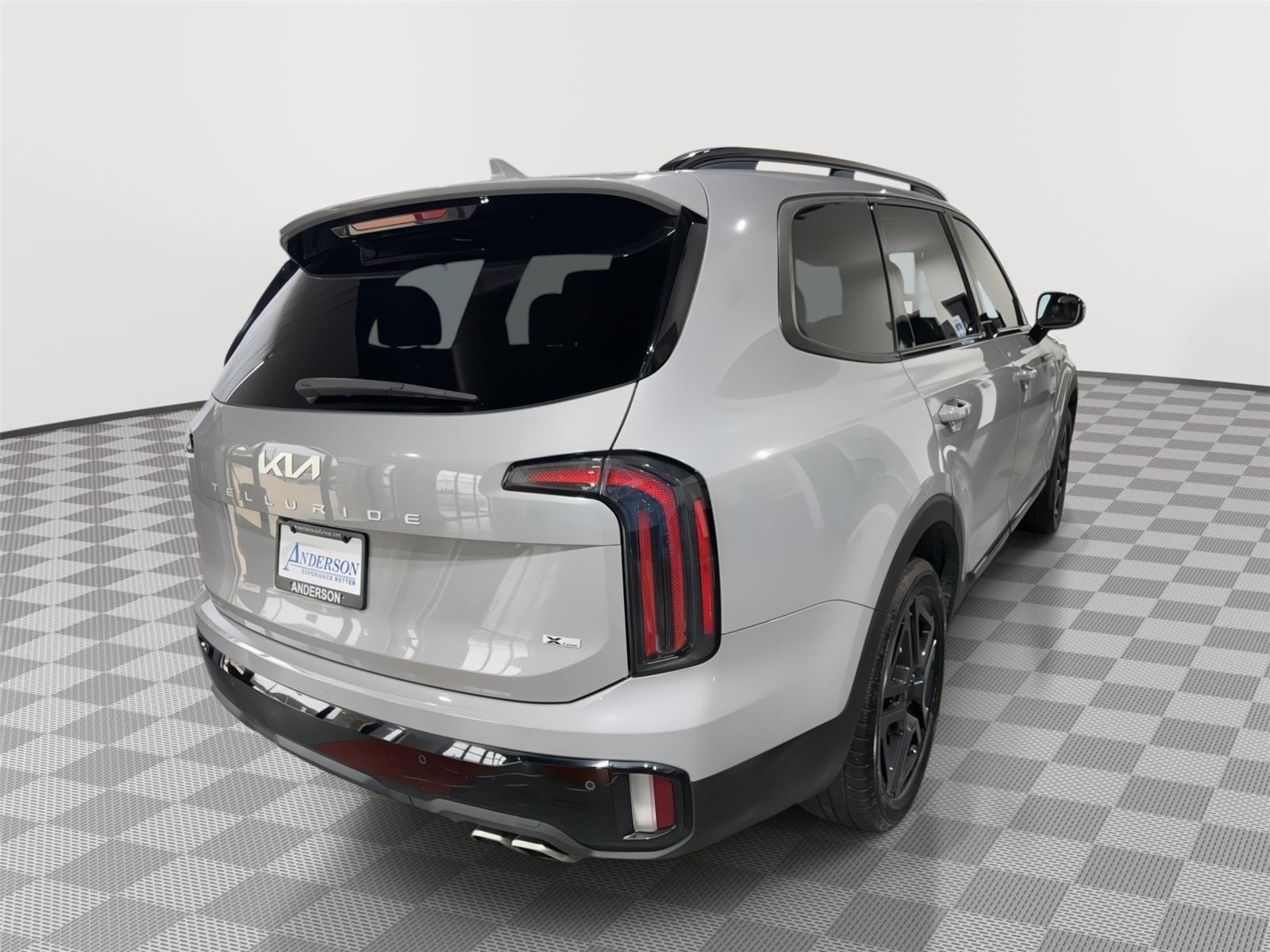 Vehicle photo 7