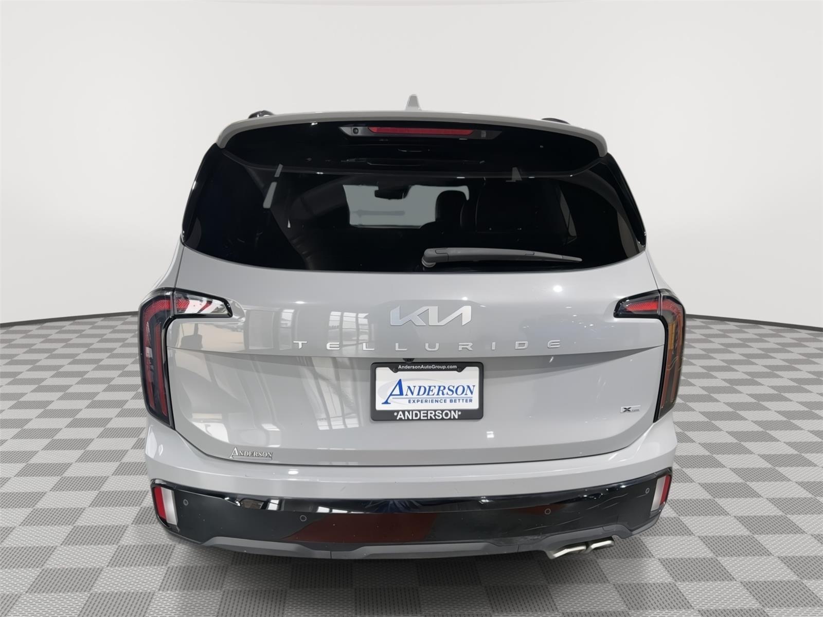 Vehicle photo 8