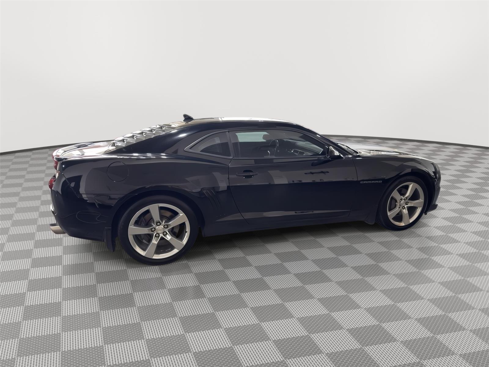 Vehicle photo 6