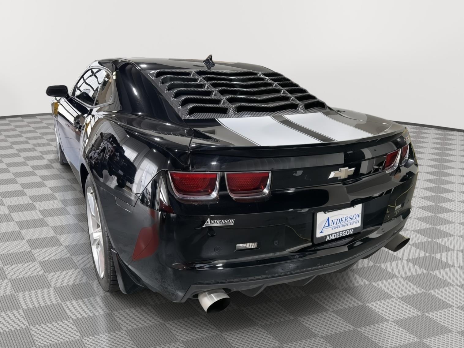 Vehicle photo 9