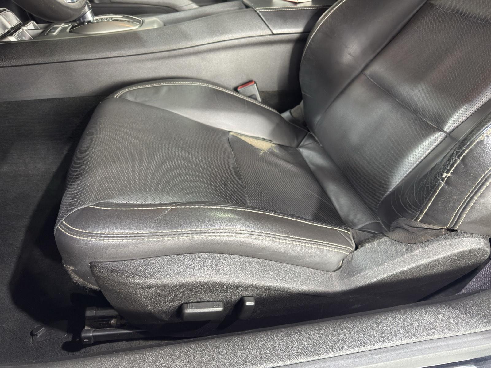 Vehicle photo 19