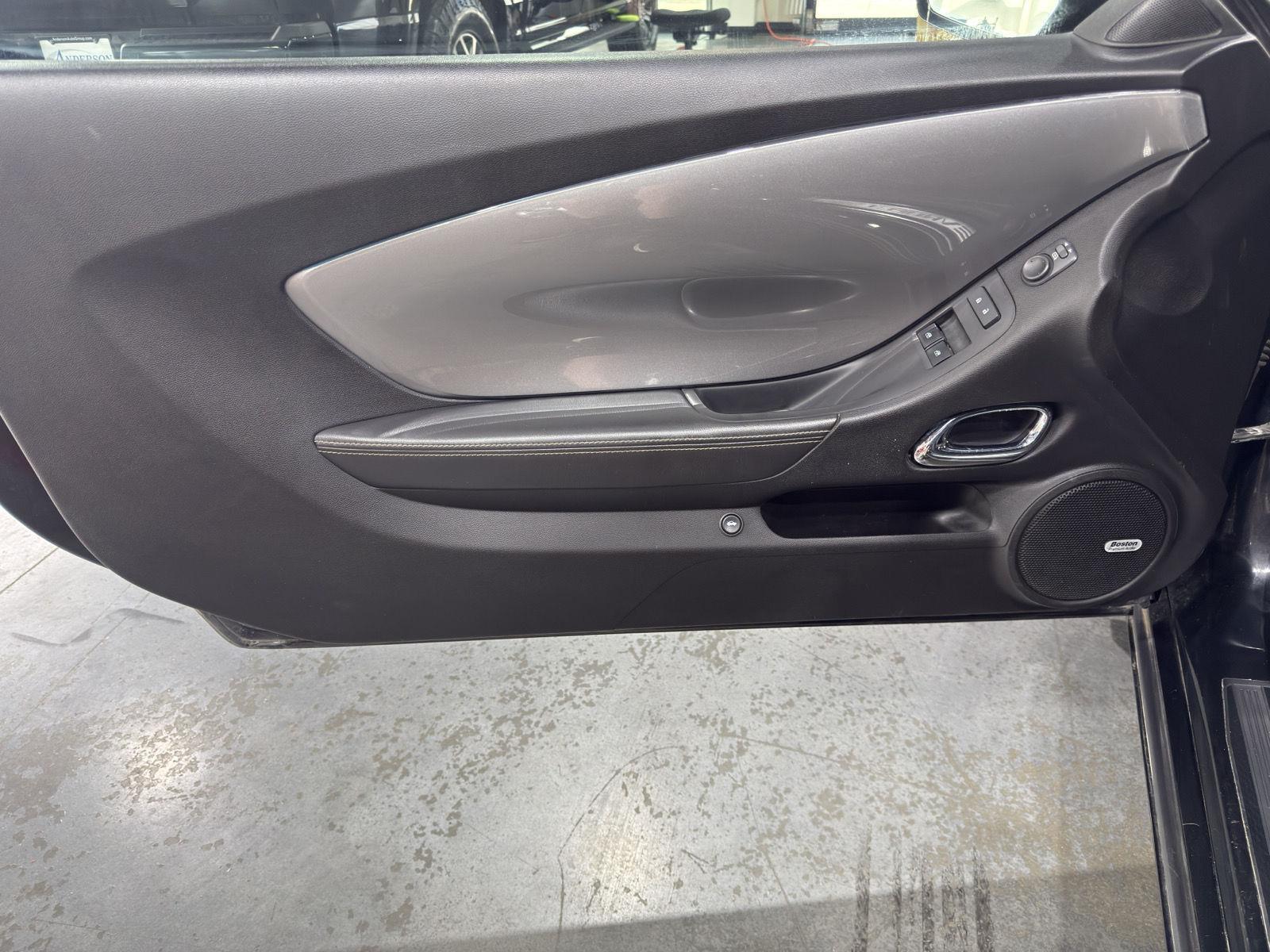 Vehicle photo 20