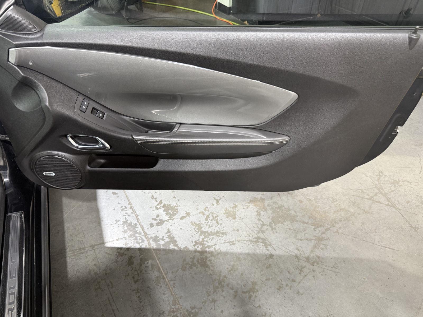 Vehicle photo 23