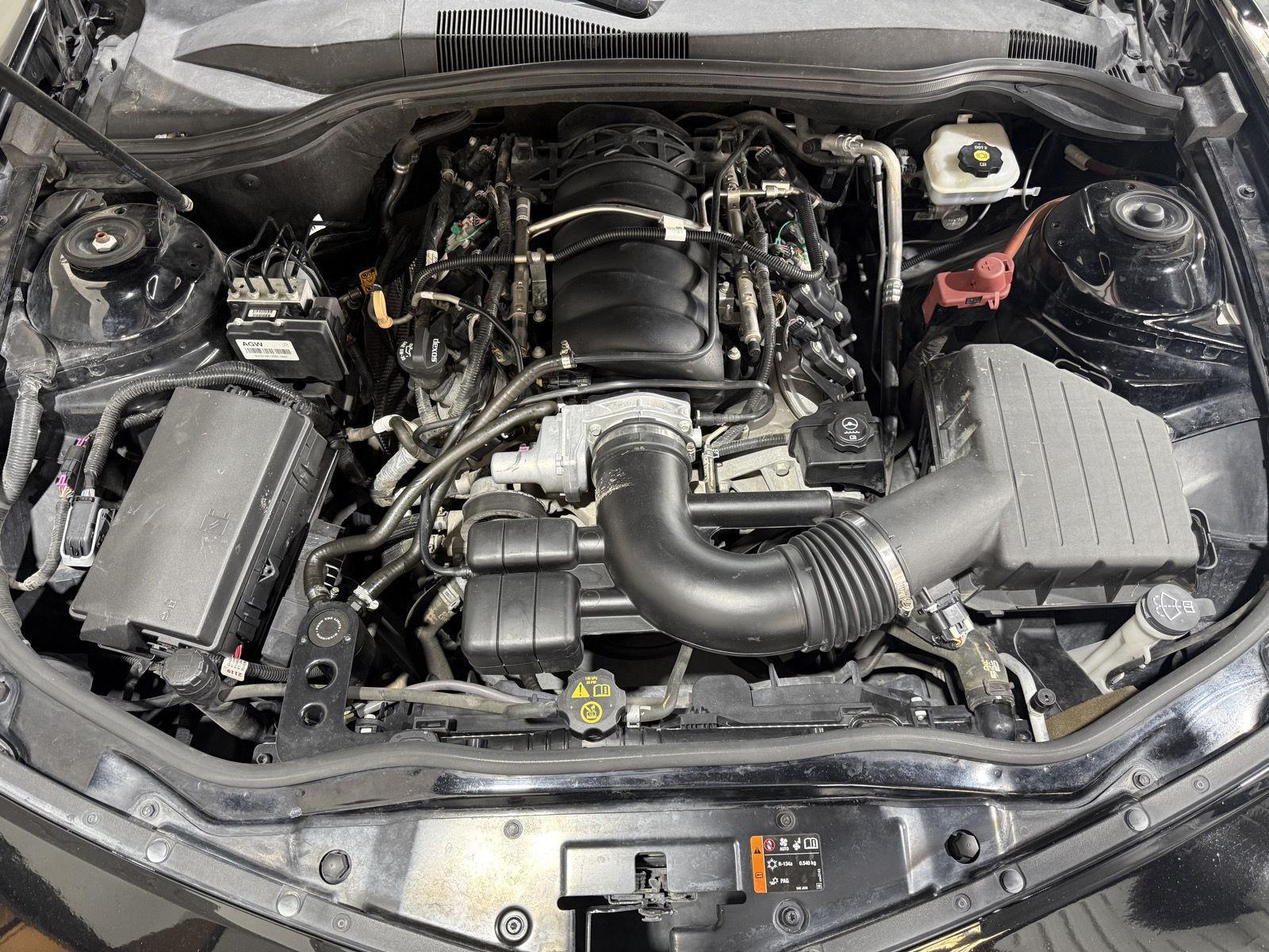 Vehicle photo 30