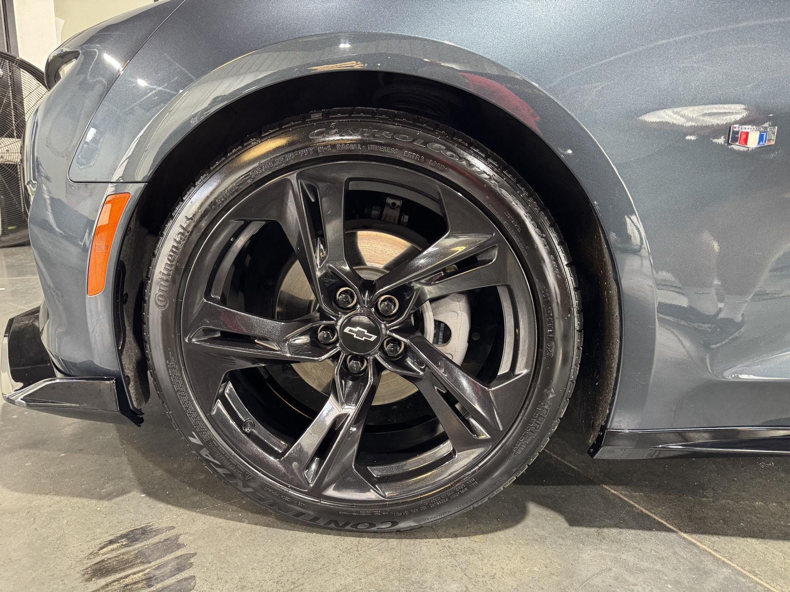 Vehicle photo 10