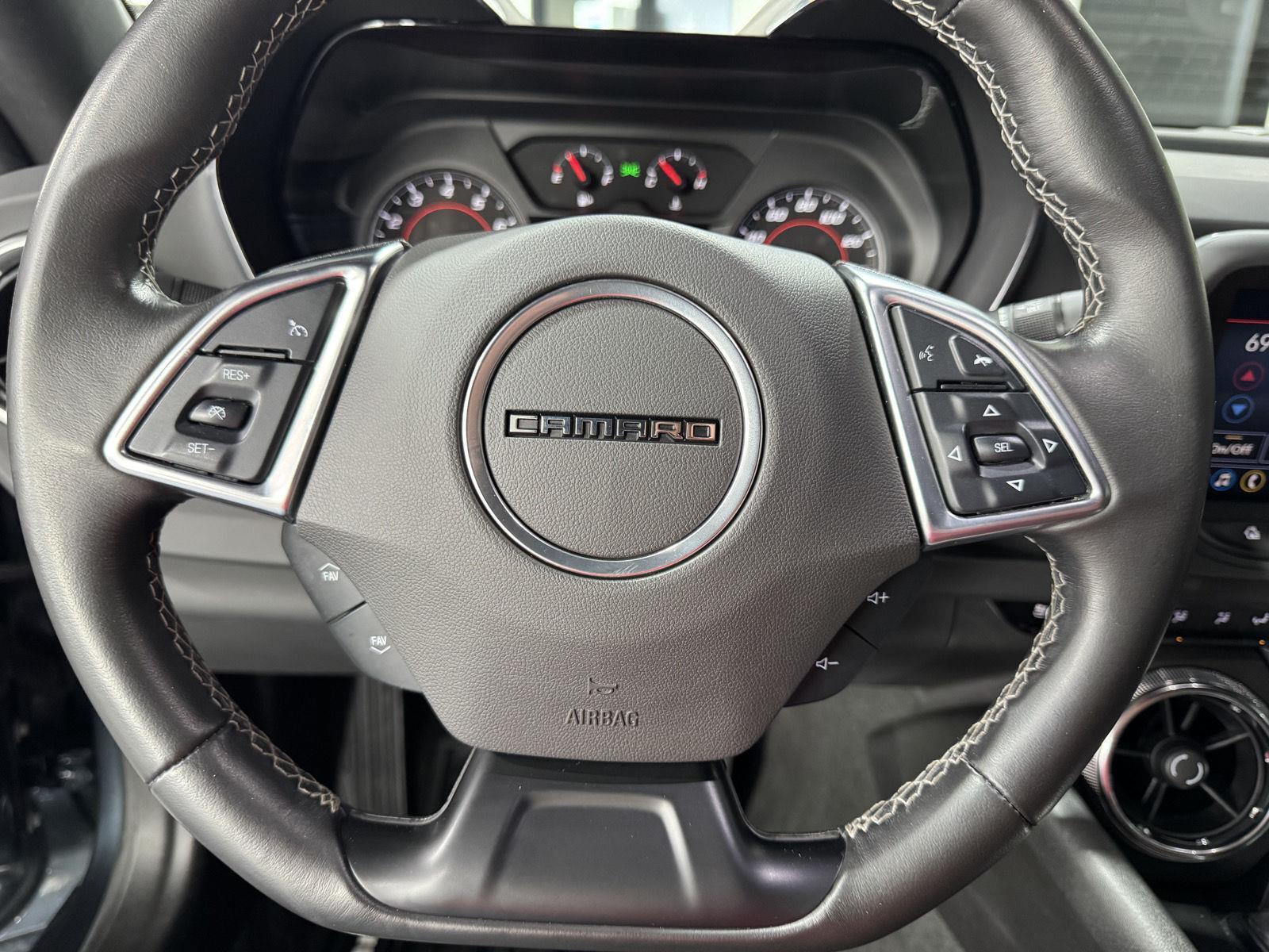 Vehicle photo 13