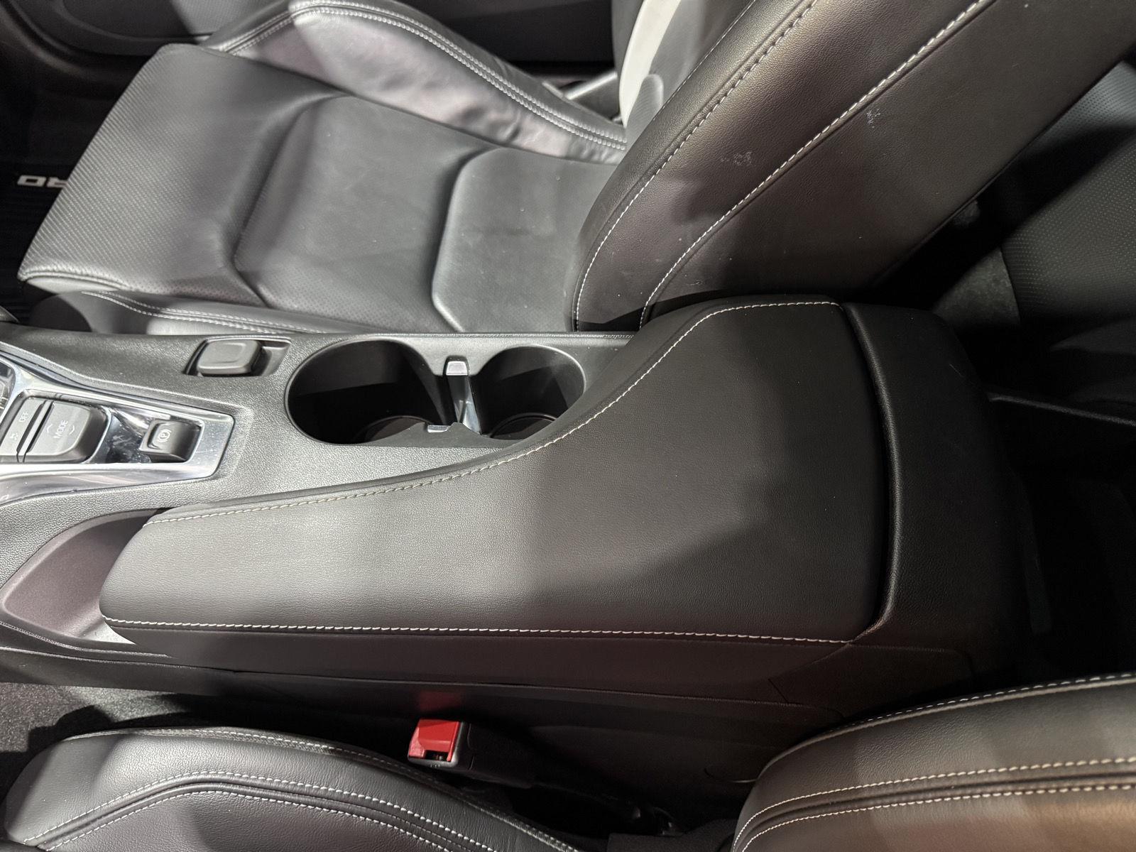 Vehicle photo 26