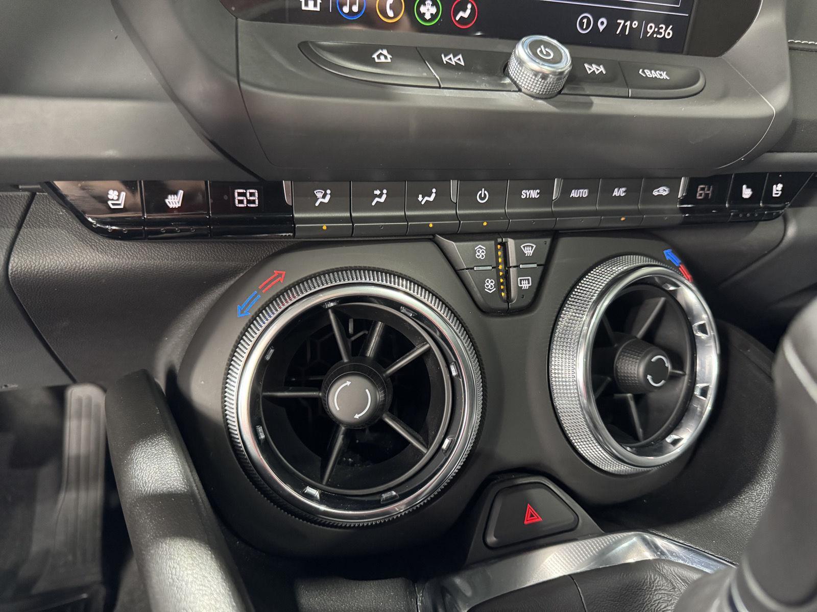 Vehicle photo 29
