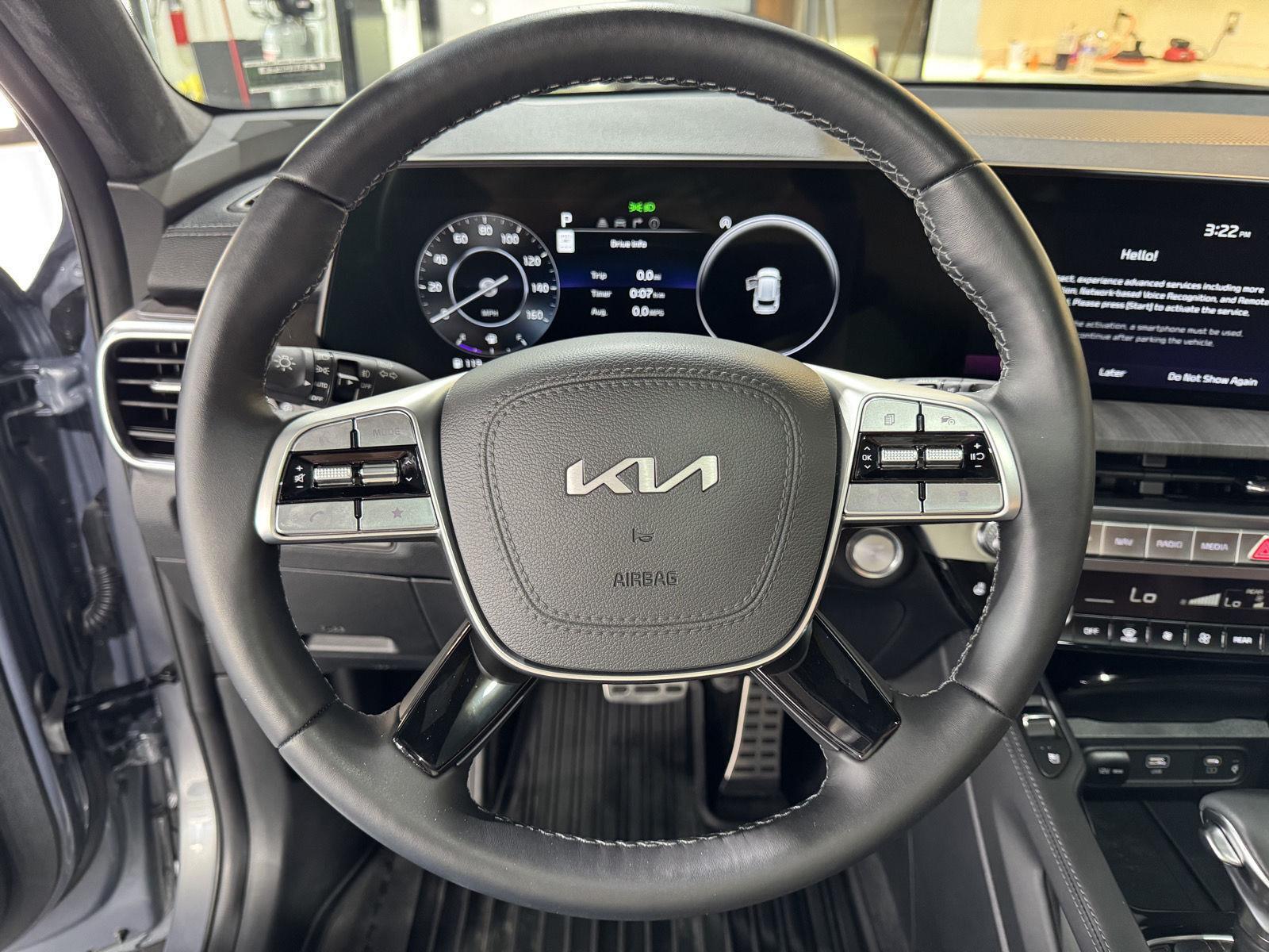 Vehicle photo 11