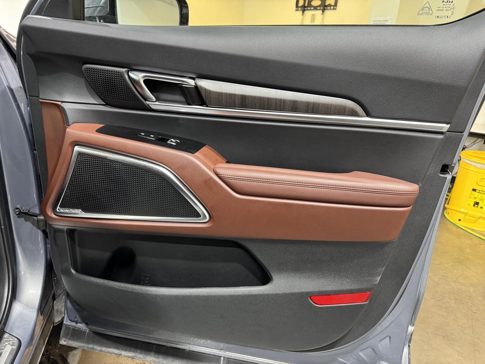 Vehicle photo 20