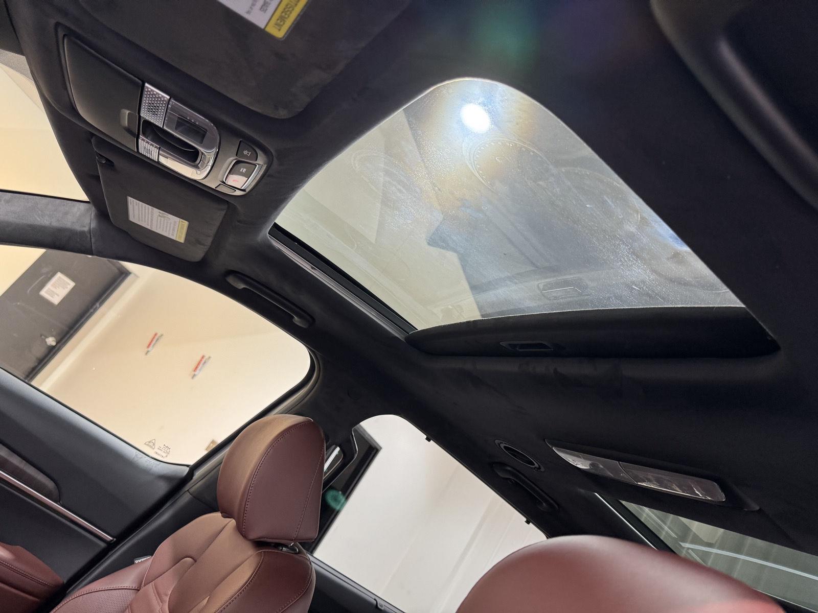 Vehicle photo 37