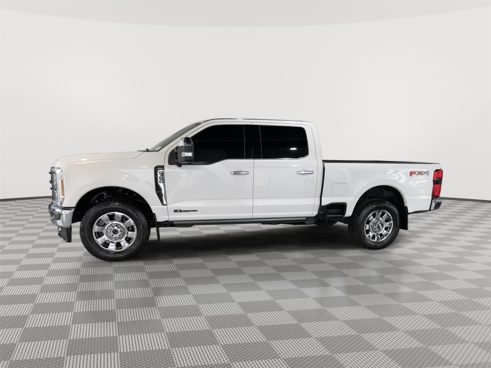 Vehicle photo 2