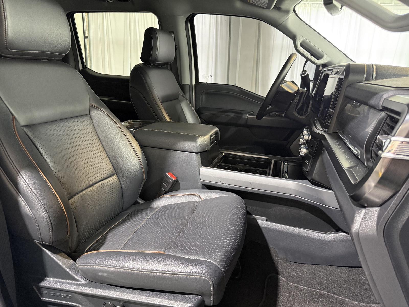Vehicle photo 27