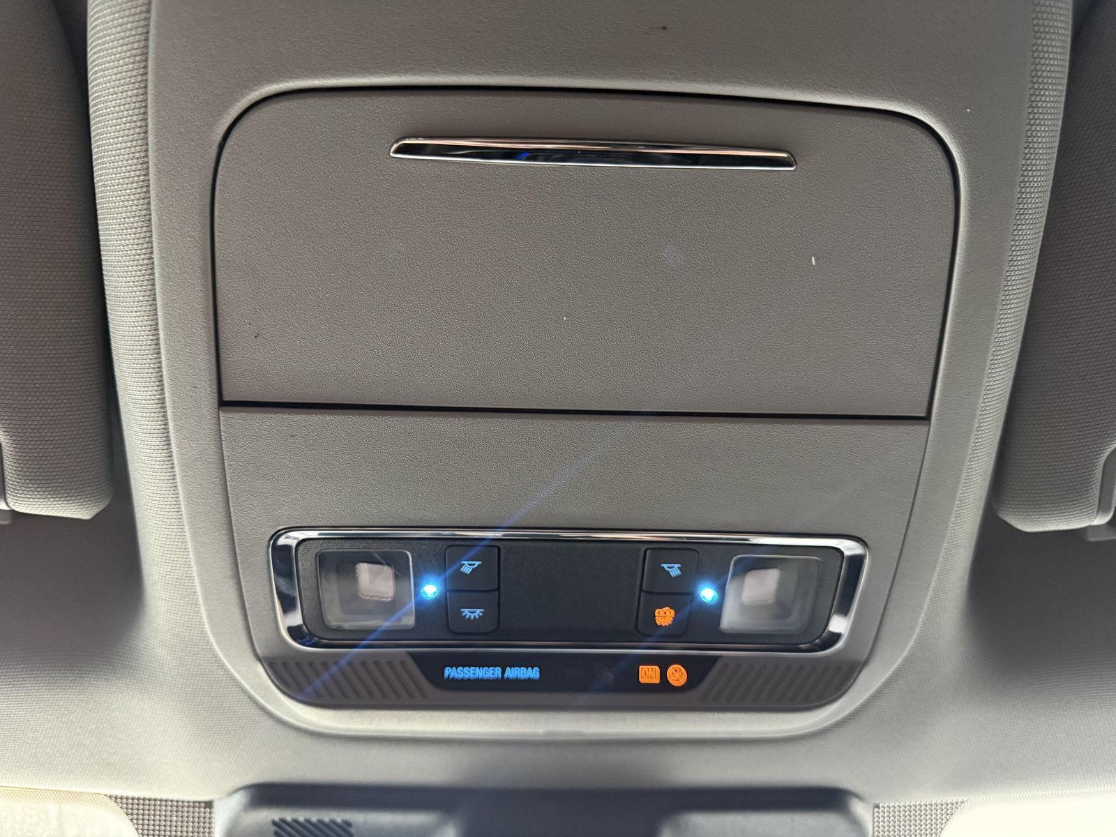 Vehicle photo 29