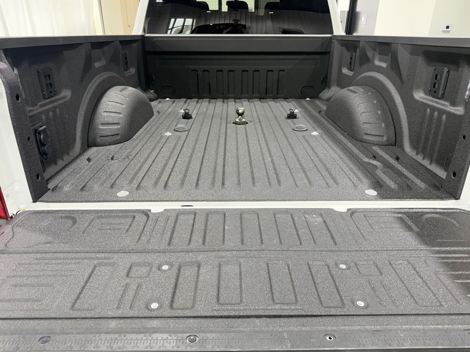 Vehicle photo 40