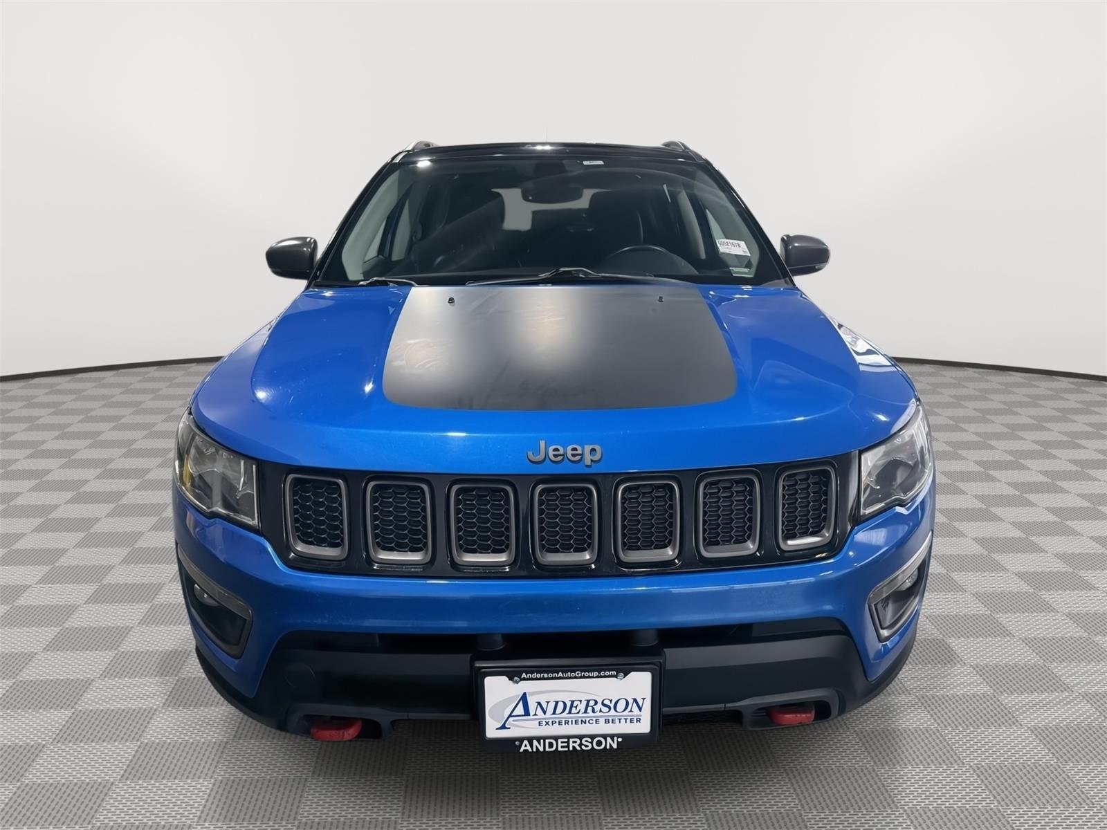 Vehicle photo 4