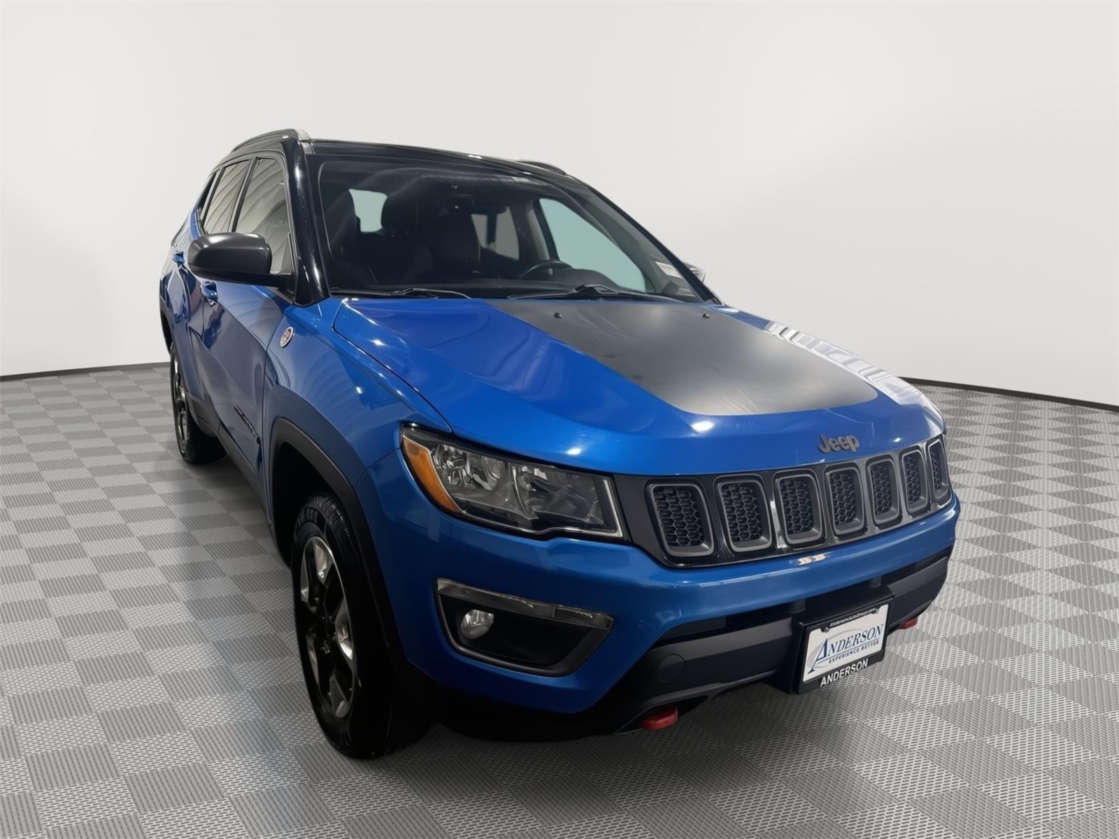 Vehicle photo 5