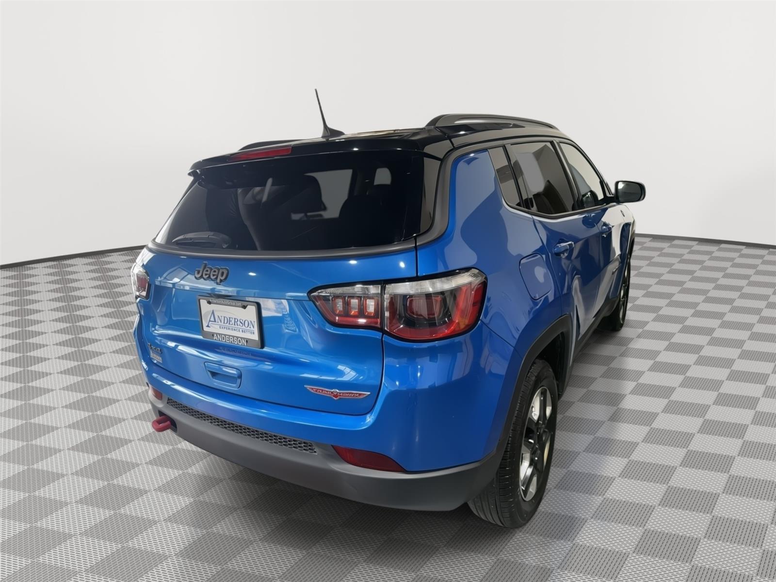 Vehicle photo 7