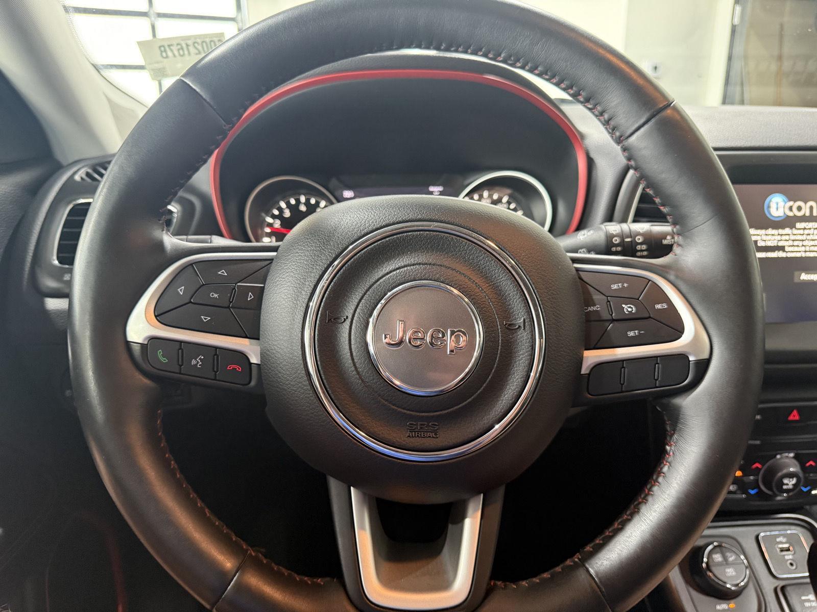 Vehicle photo 11