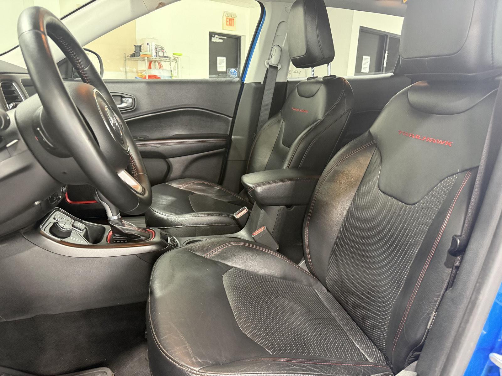 Vehicle photo 18