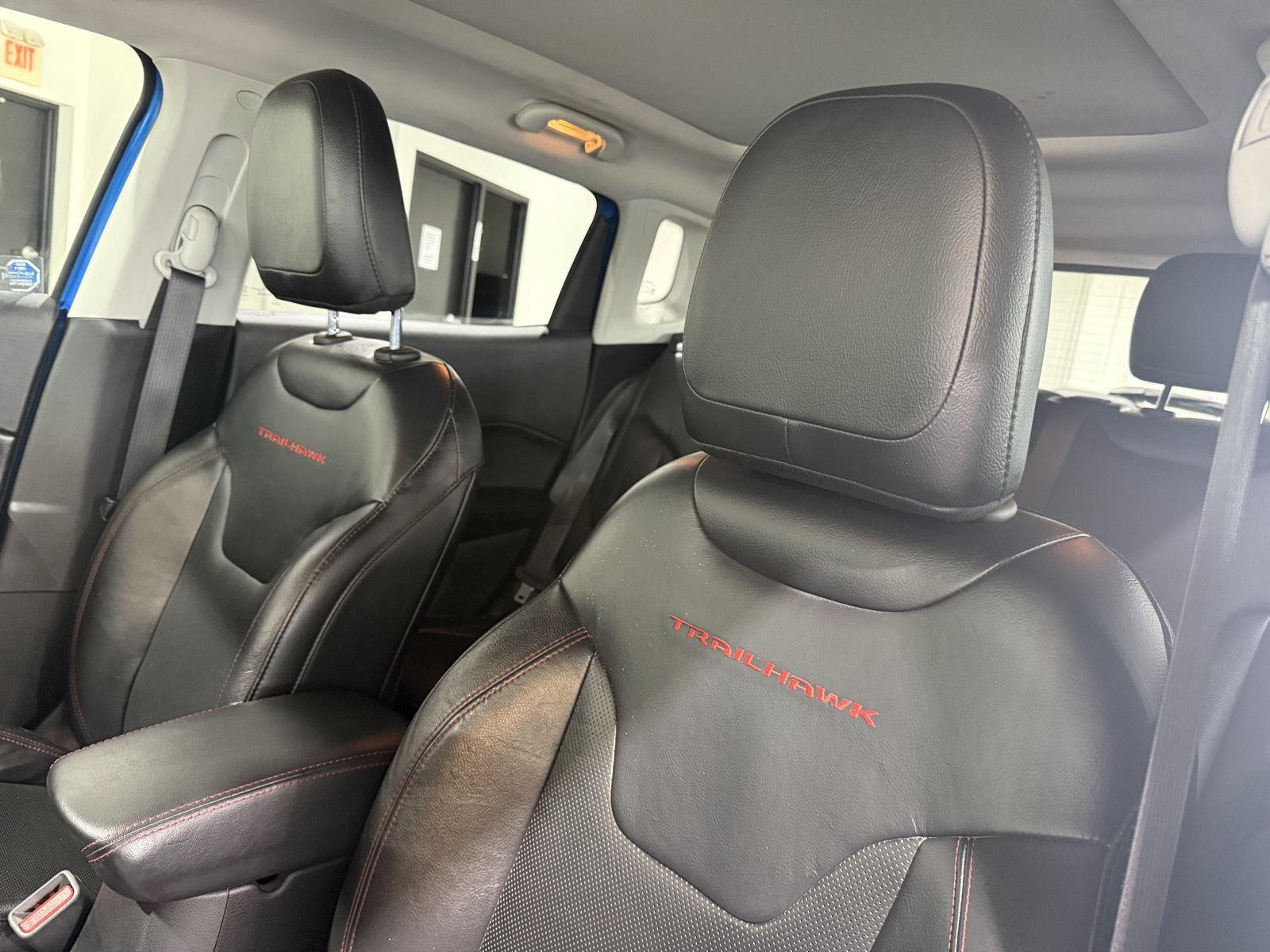 Vehicle photo 19
