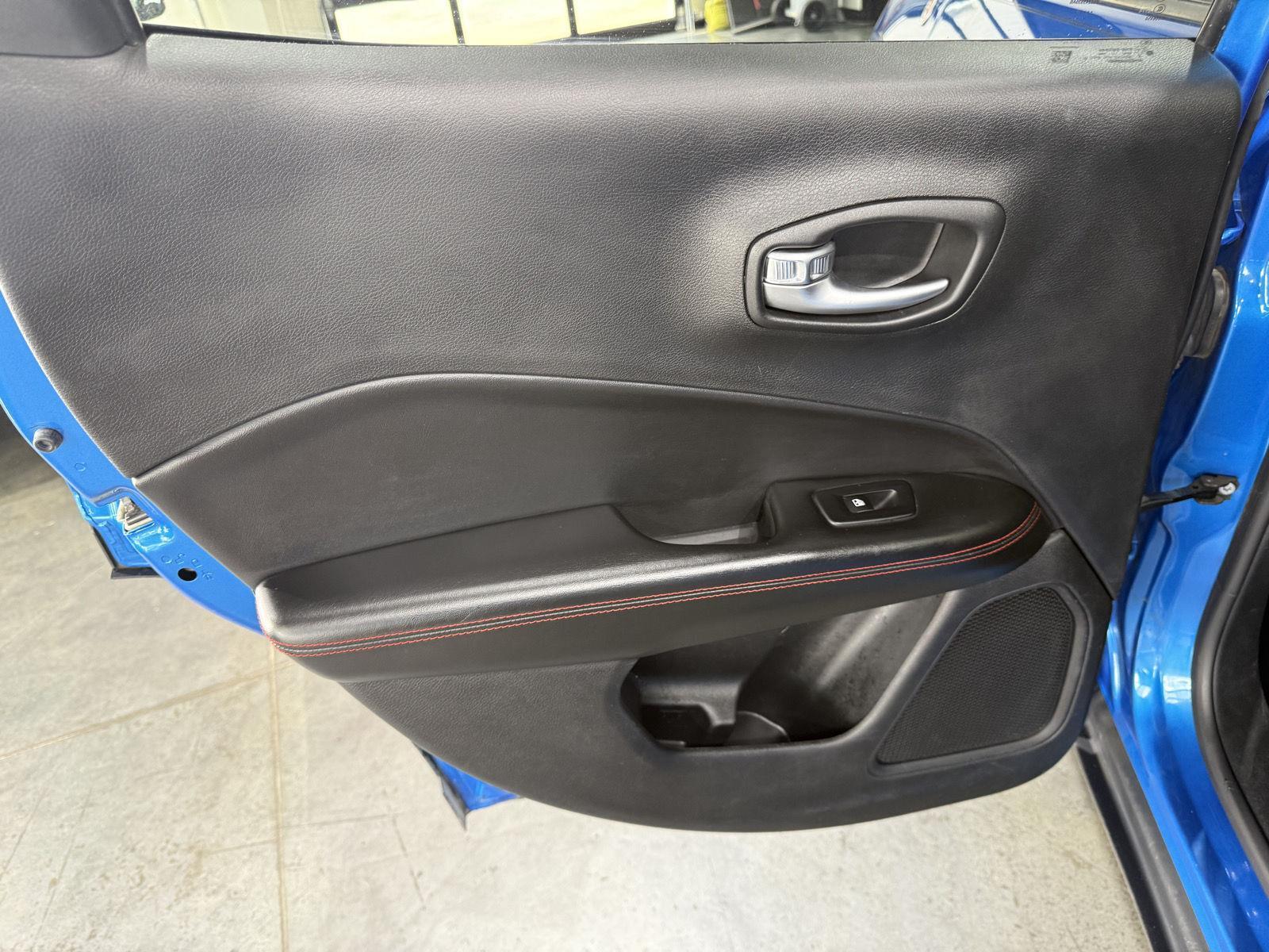 Vehicle photo 22