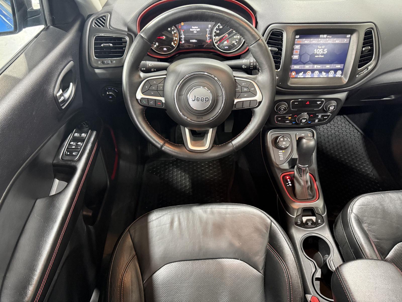 Vehicle photo 17