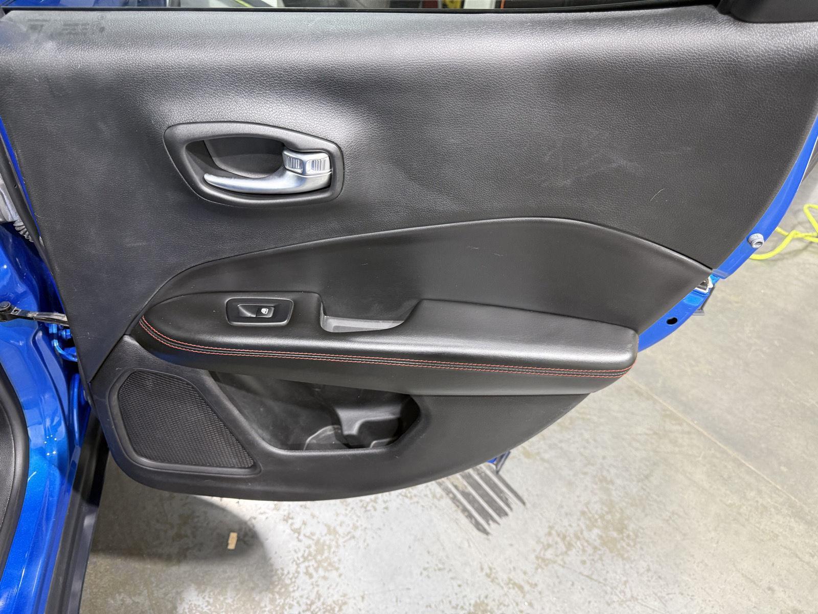 Vehicle photo 24