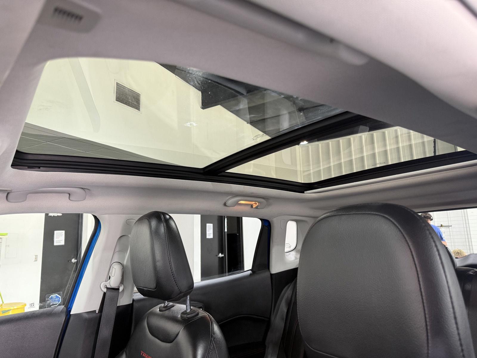 Vehicle photo 28