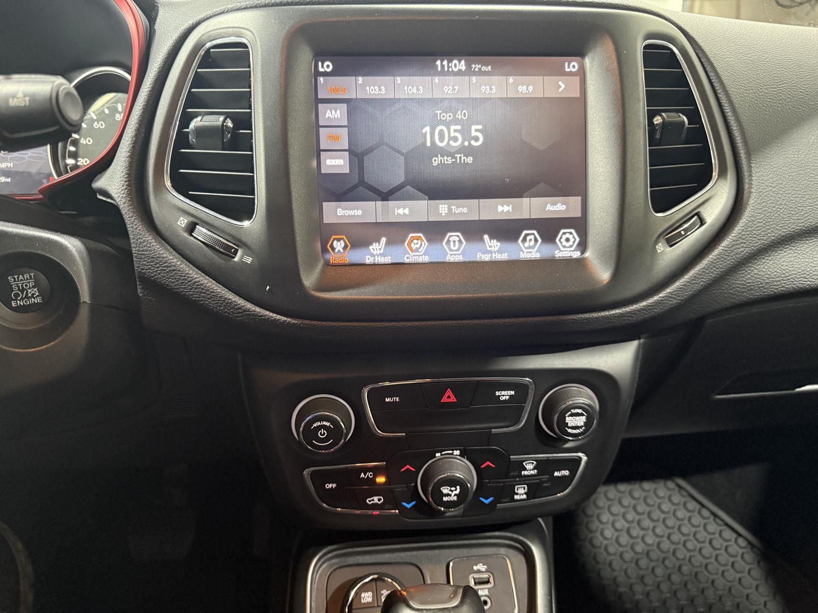 Vehicle photo 29