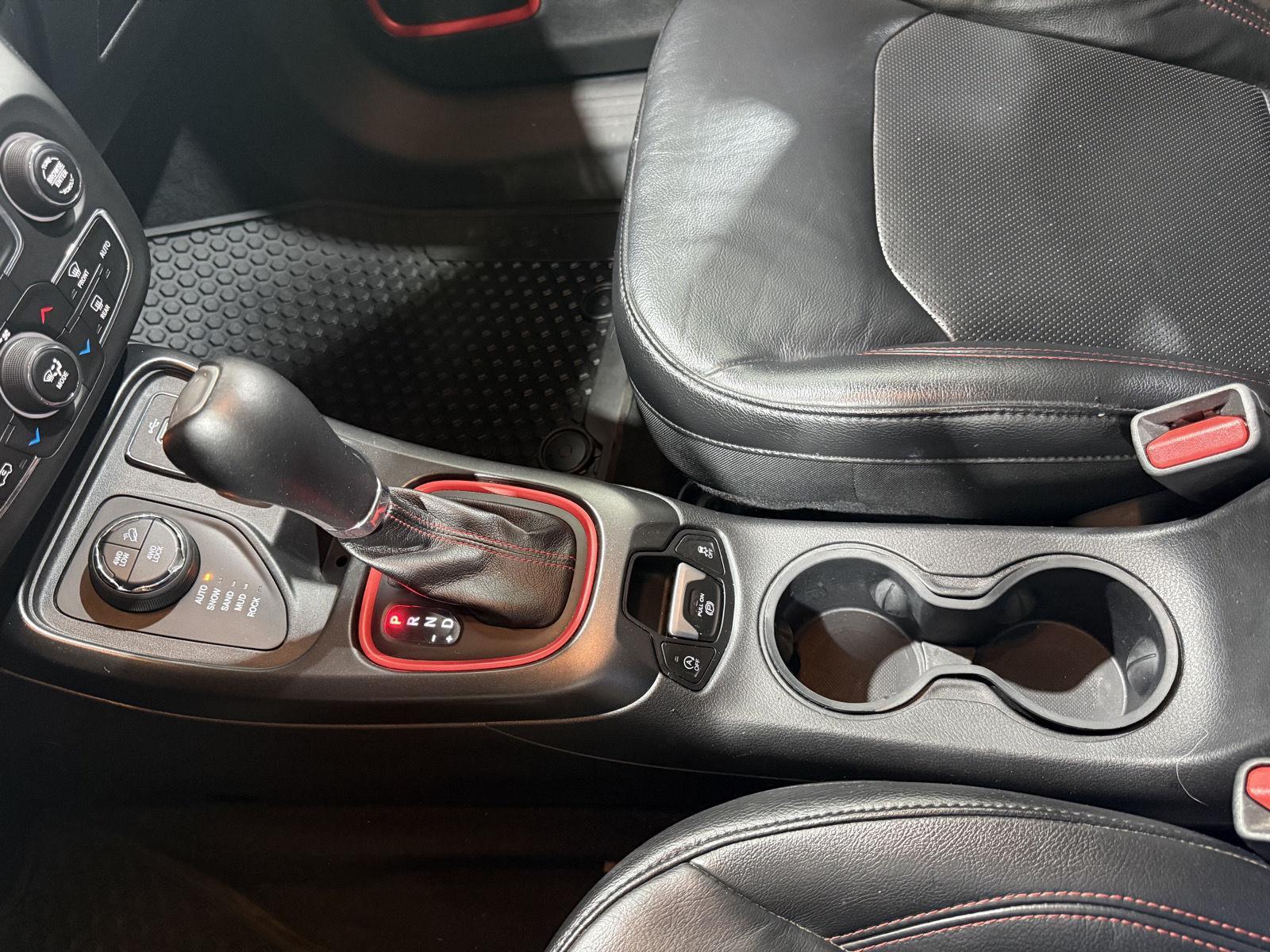 Vehicle photo 31