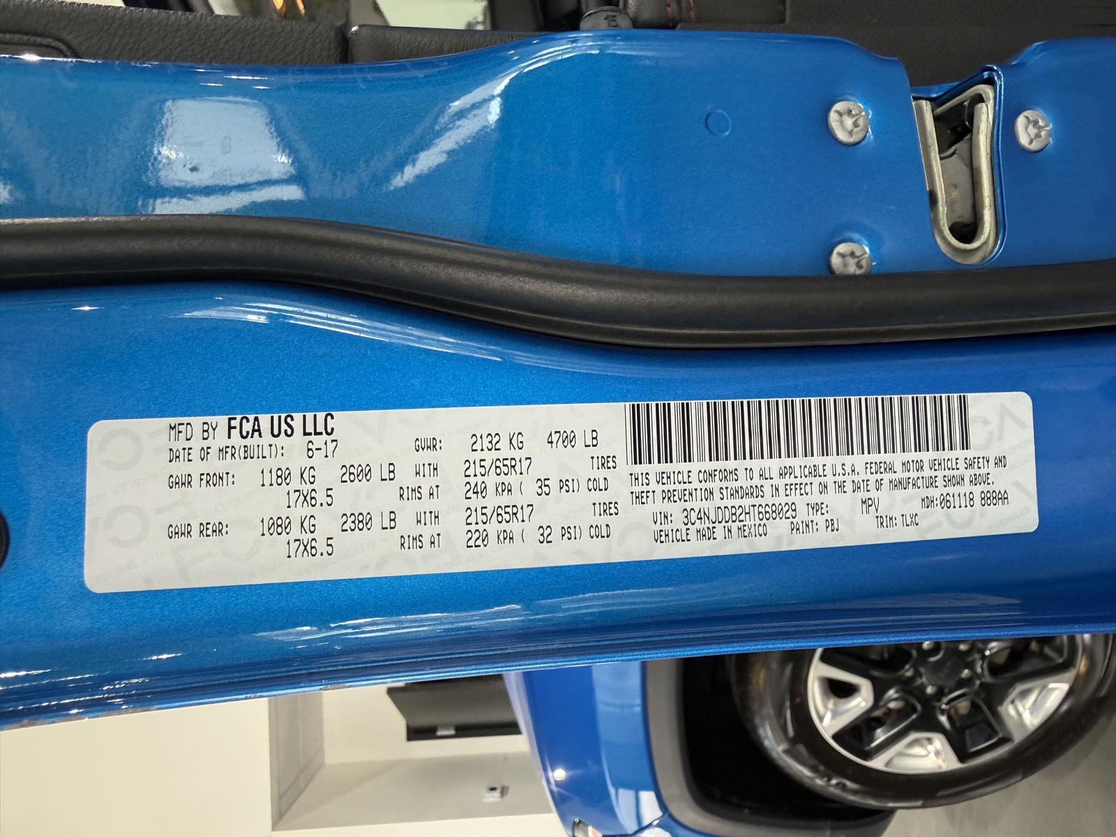 Vehicle photo 32