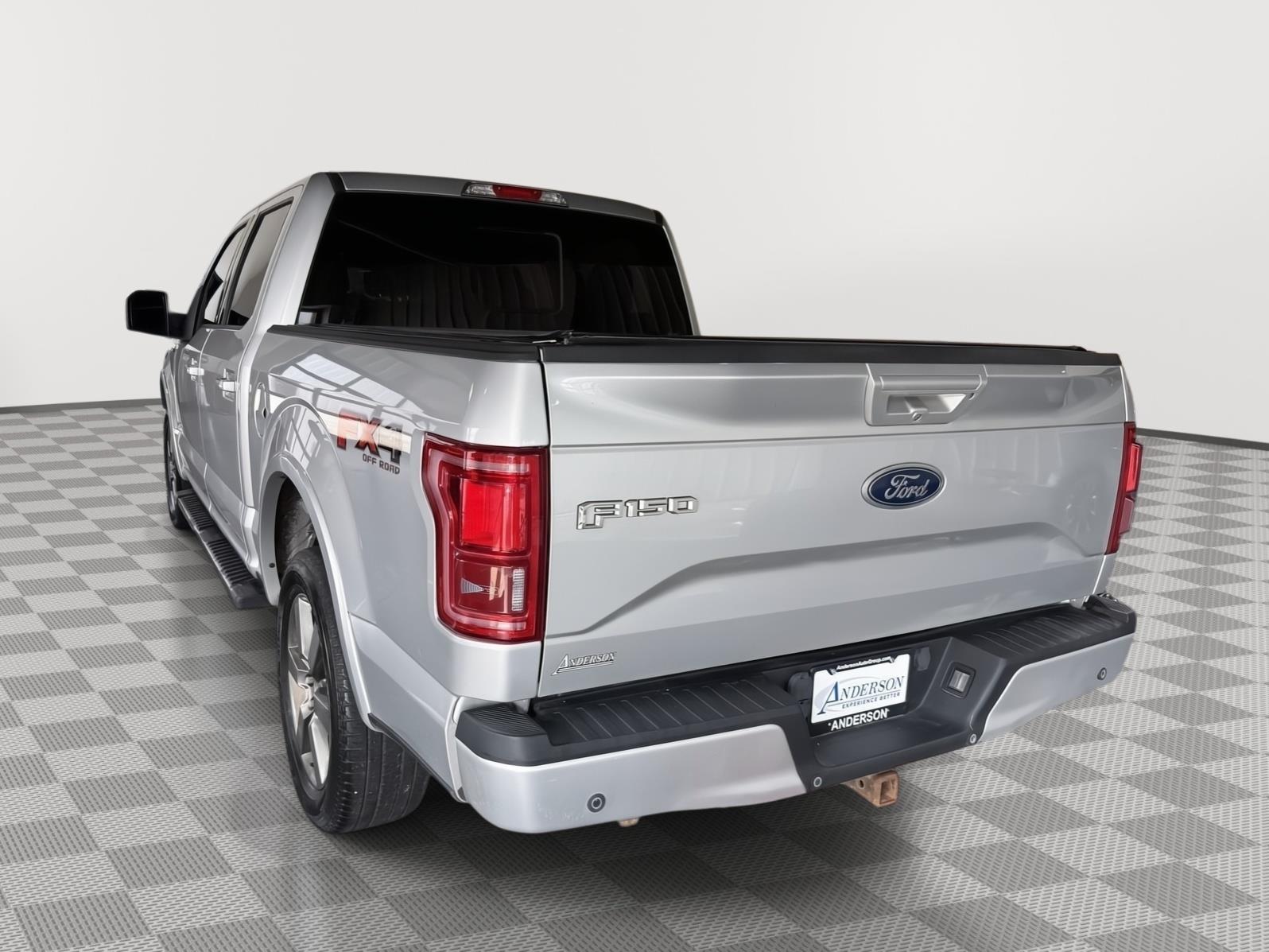 Vehicle photo 8