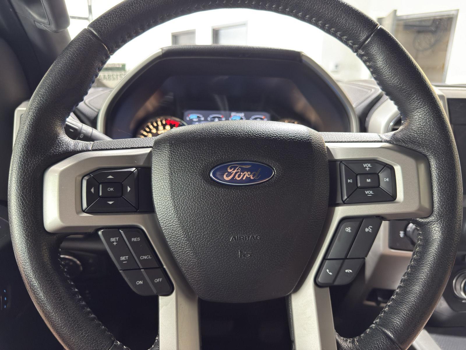Vehicle photo 9