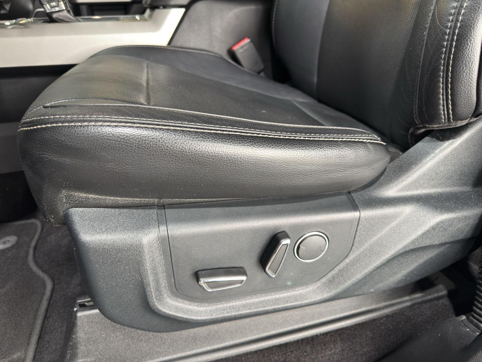 Vehicle photo 18