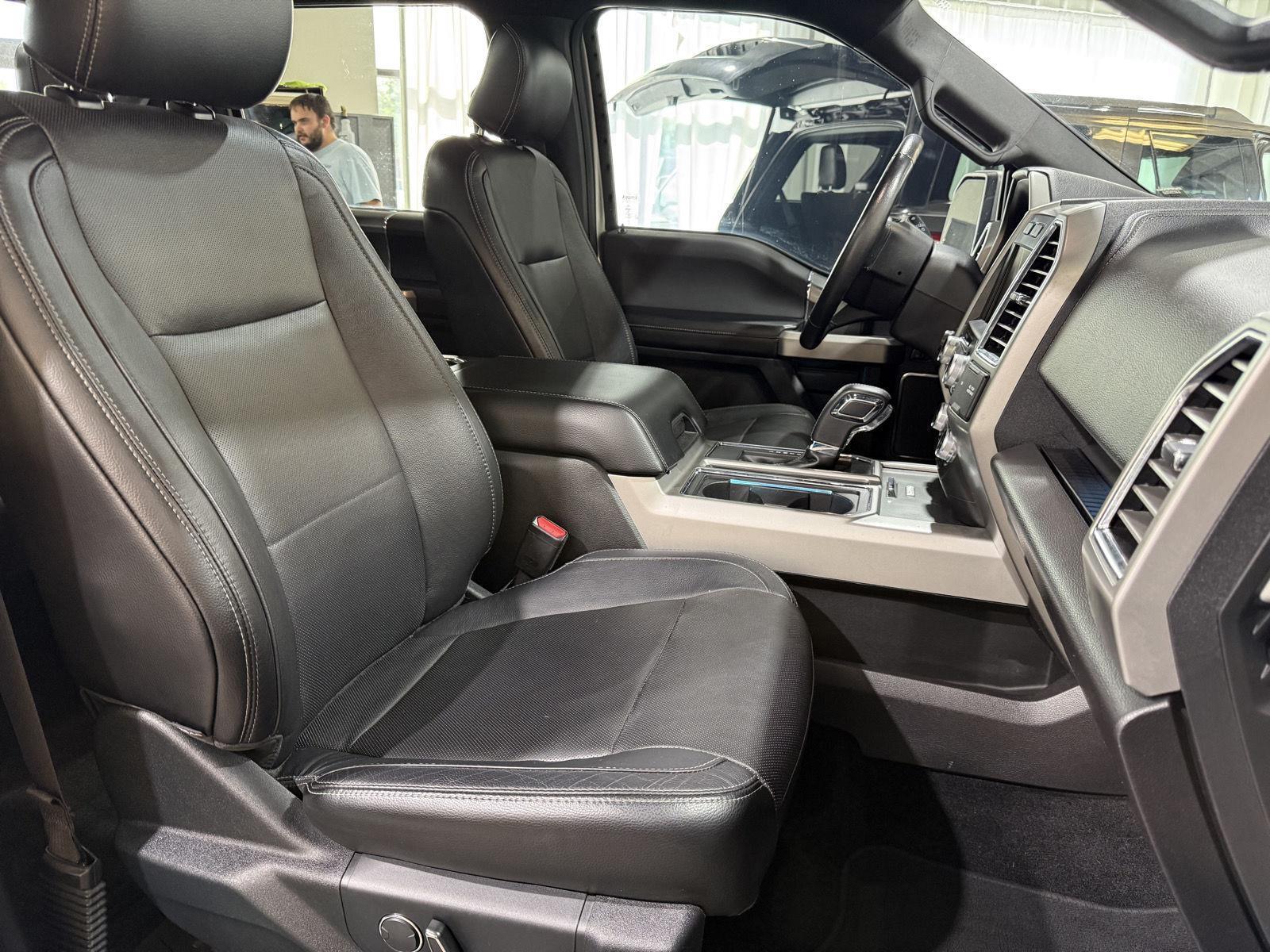 Vehicle photo 25