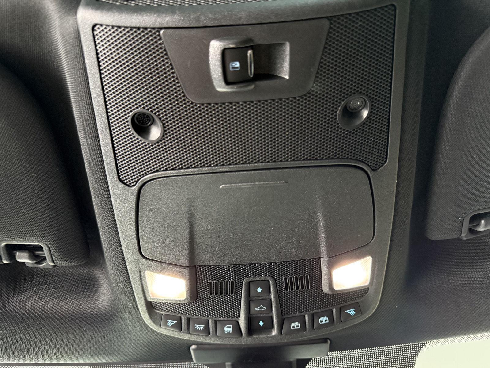Vehicle photo 27