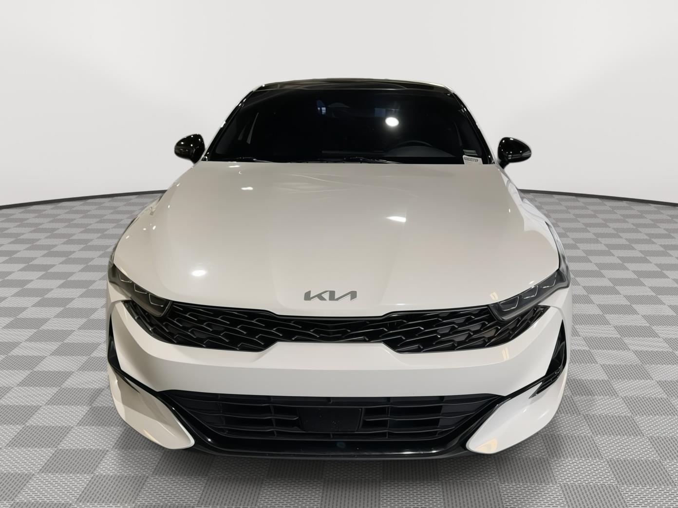 Vehicle photo 4