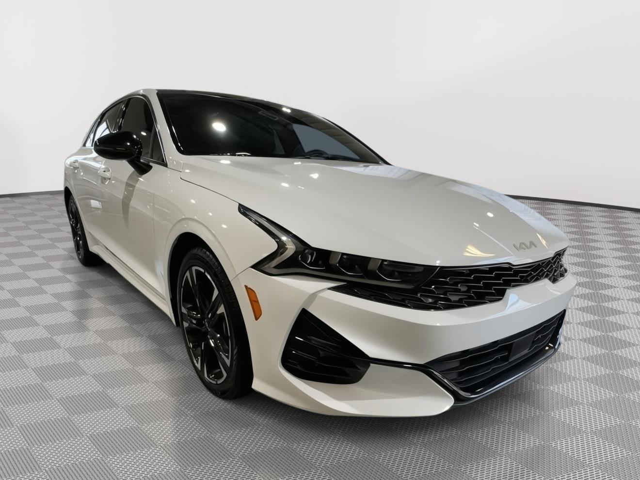 Vehicle photo 5