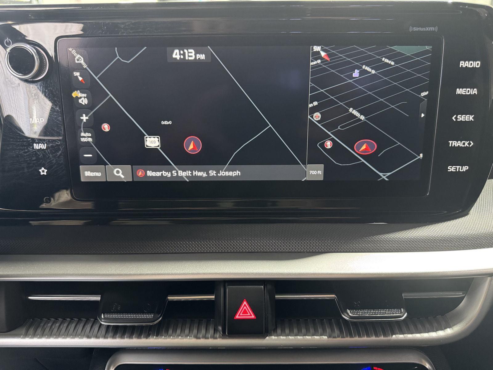 Vehicle photo 26